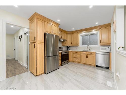 67 Eleanor Crescent, Georgetown, ON - Indoor Photo Showing Kitchen With Stainless Steel Kitchen