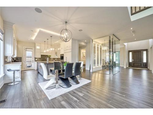 390 Sandhurst Drive, Oakville, ON - Indoor