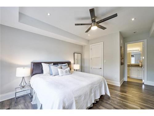 390 Sandhurst Drive, Oakville, ON - Indoor Photo Showing Bedroom