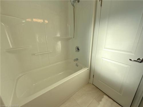 164 Sunflower Place, Welland, ON - Indoor Photo Showing Bathroom