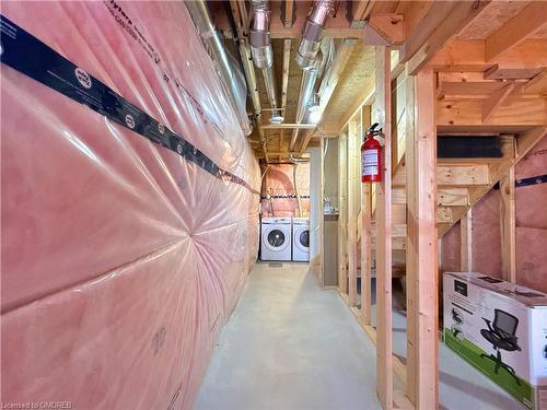 164 Sunflower Place, Welland, ON - Indoor Photo Showing Laundry Room