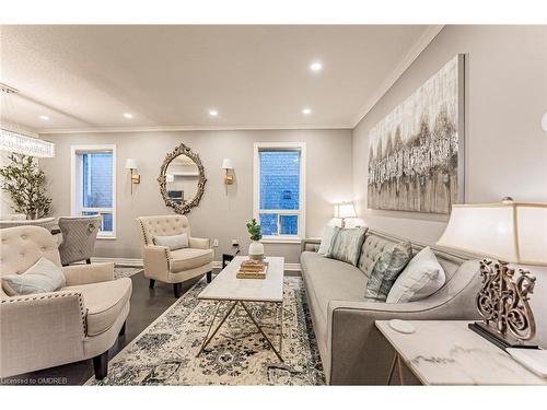 453 Pondview Place, Oakville, ON - Indoor Photo Showing Living Room