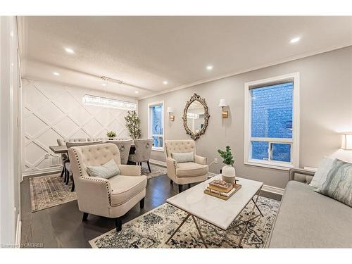 453 Pondview Place, Oakville, ON - Indoor Photo Showing Living Room