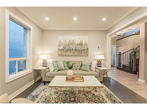 453 Pondview Place, Oakville, ON - Indoor Photo Showing Living Room