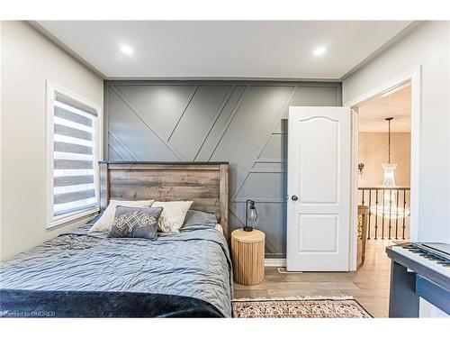 453 Pondview Place, Oakville, ON - Indoor Photo Showing Bedroom