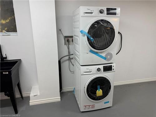 1190 Haist Street, Fonthill, ON - Indoor Photo Showing Laundry Room