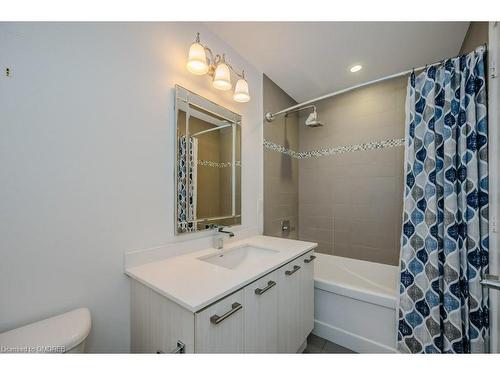 504-2470 Prince Michael Drive, Oakville, ON - Indoor Photo Showing Bathroom