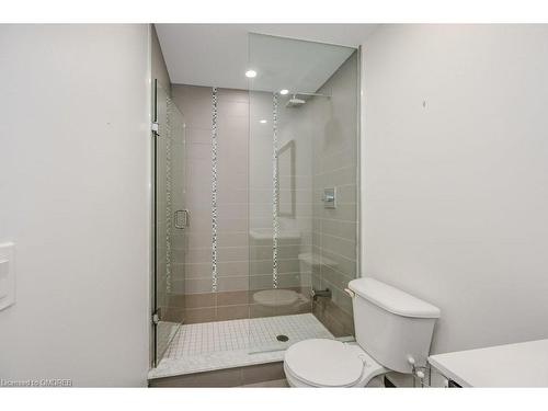 504-2470 Prince Michael Drive, Oakville, ON - Indoor Photo Showing Bathroom