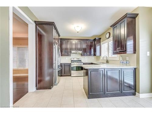 5474 Valhalla Crescent, Mississauga, ON - Indoor Photo Showing Kitchen