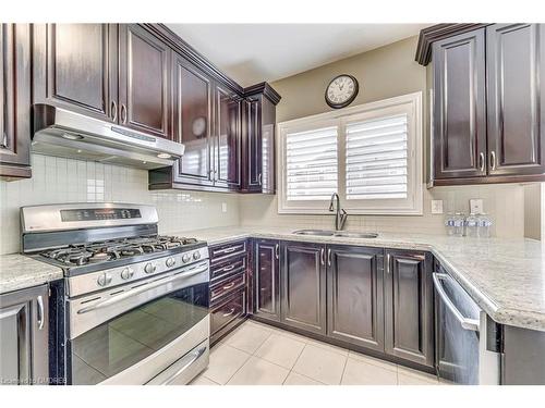 5474 Valhalla Crescent, Mississauga, ON - Indoor Photo Showing Kitchen With Stainless Steel Kitchen With Double Sink With Upgraded Kitchen