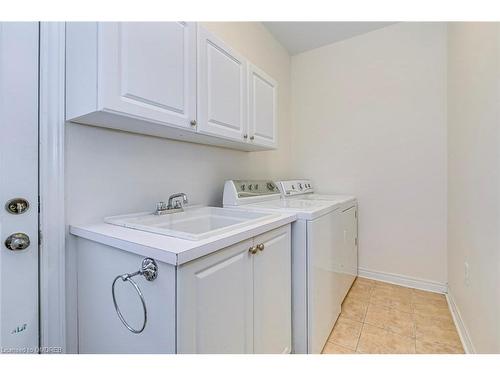 5474 Valhalla Crescent, Mississauga, ON - Indoor Photo Showing Laundry Room