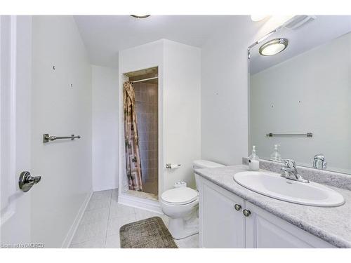 5474 Valhalla Crescent, Mississauga, ON - Indoor Photo Showing Bathroom