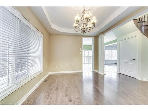 5474 Valhalla Crescent, Mississauga, ON - Indoor Photo Showing Other Room