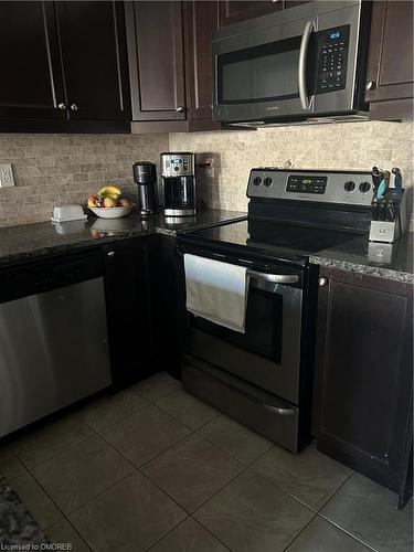 242 Sarah Cline Drive, Oakville, ON - Indoor Photo Showing Kitchen