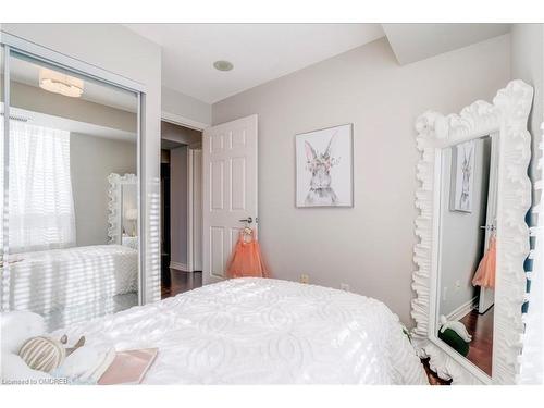 611-2365 Central Park Drive, Oakville, ON - Indoor Photo Showing Bedroom