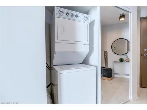 611-2365 Central Park Drive, Oakville, ON - Indoor Photo Showing Laundry Room