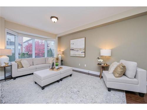 1512 Haws Crescent, Milton, ON - Indoor Photo Showing Living Room