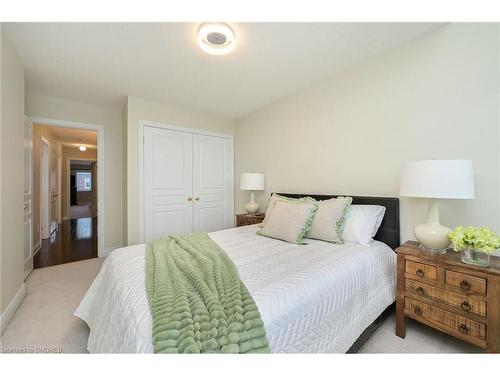 1512 Haws Crescent, Milton, ON - Indoor Photo Showing Bedroom