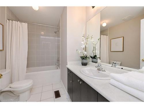 1512 Haws Crescent, Milton, ON - Indoor Photo Showing Bathroom