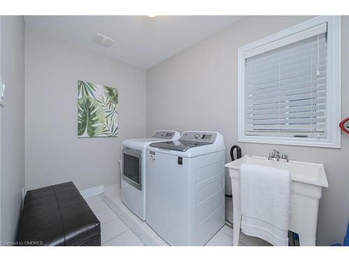 1512 Haws Crescent, Milton, ON - Indoor Photo Showing Laundry Room