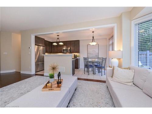 1512 Haws Crescent, Milton, ON - Indoor Photo Showing Living Room