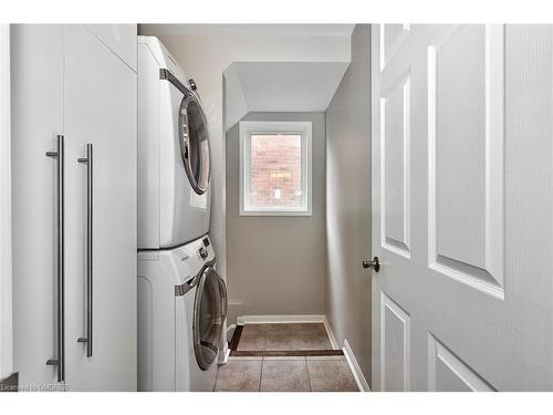 2349 Falkland Crescent, Oakville, ON - Indoor Photo Showing Laundry Room