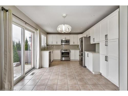 2349 Falkland Crescent, Oakville, ON - Indoor Photo Showing Kitchen