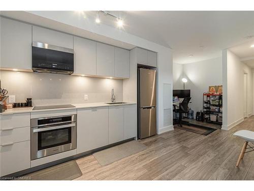 9 Clegg Rd Road, York, ON - Indoor Photo Showing Kitchen With Upgraded Kitchen