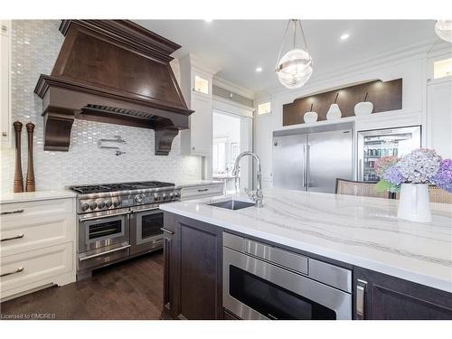 6195 Milburough Line, Burlington, ON - Indoor Photo Showing Kitchen With Upgraded Kitchen