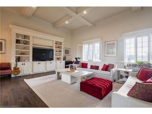 6195 Milburough Line, Burlington, ON - Indoor Photo Showing Living Room