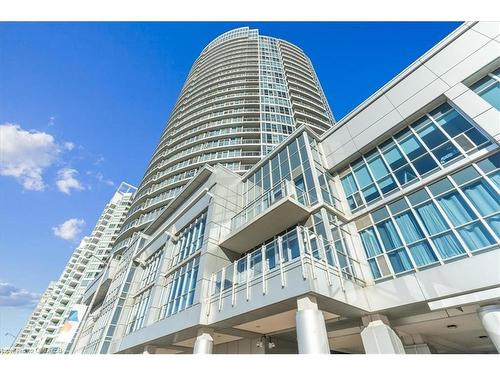 1007-218 Queens Quay, Toronto, ON - Outdoor