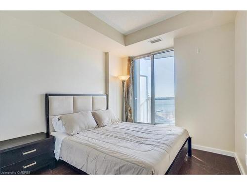 1007-218 Queens Quay, Toronto, ON - Indoor Photo Showing Bedroom