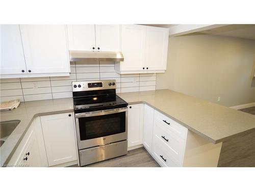 5 Woodelm Drive, St. Catharines, ON - Indoor Photo Showing Kitchen