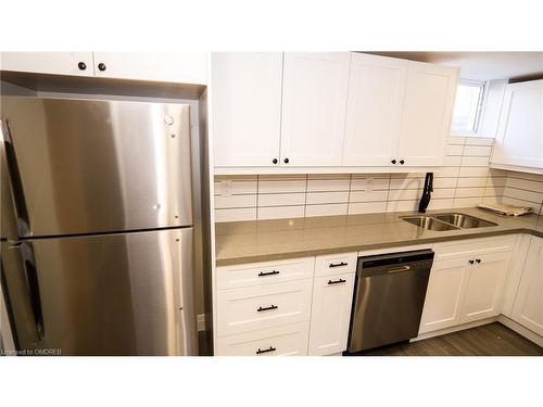 5 Woodelm Drive, St. Catharines, ON - Indoor Photo Showing Kitchen With Double Sink