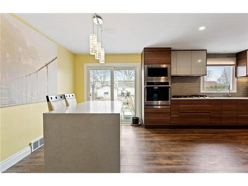 5 Woodelm Drive, St. Catharines, ON - Indoor Photo Showing Kitchen