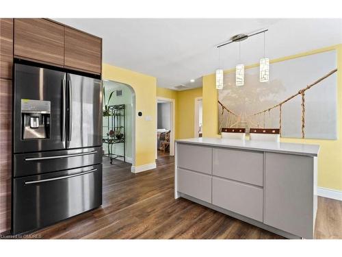 5 Woodelm Drive, St. Catharines, ON - Indoor Photo Showing Kitchen