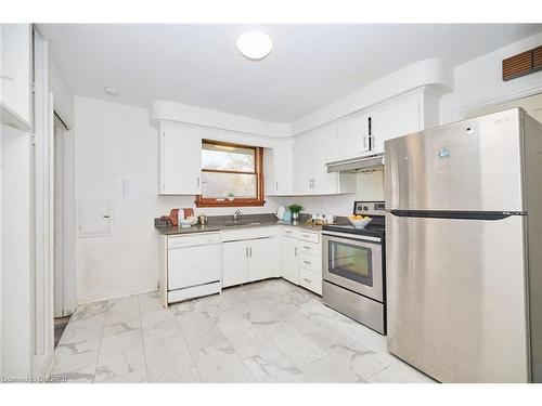 2 Woodgate Avenue, St. Catharines, ON - Indoor Photo Showing Kitchen