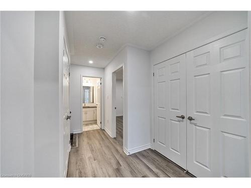 1819 Thames Circle, Milton, ON - Indoor Photo Showing Other Room