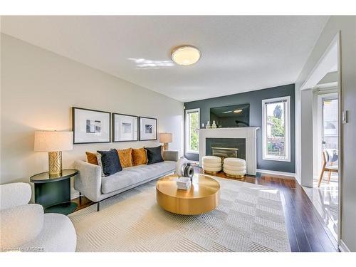 91 Bridgeport Crescent, Ancaster, ON - Indoor Photo Showing Living Room With Fireplace