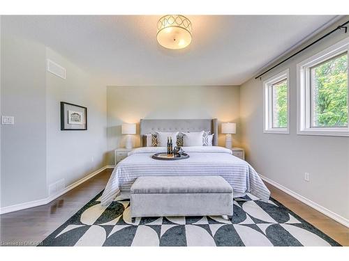 91 Bridgeport Crescent, Ancaster, ON - Indoor Photo Showing Bedroom