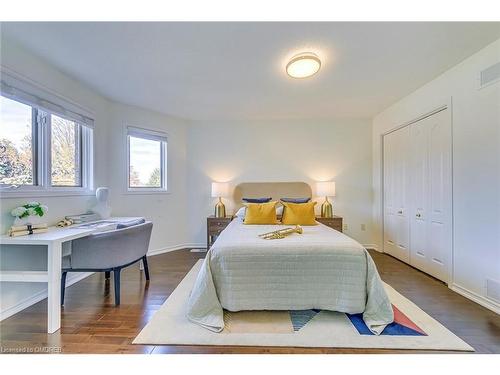 91 Bridgeport Crescent, Ancaster, ON - Indoor Photo Showing Bedroom