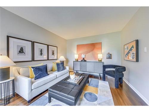 91 Bridgeport Crescent, Ancaster, ON - Indoor Photo Showing Living Room