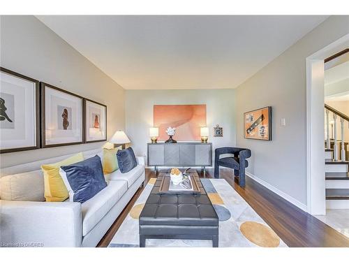 91 Bridgeport Crescent, Ancaster, ON - Indoor Photo Showing Living Room