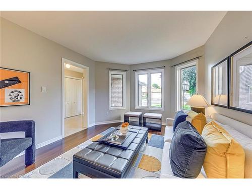 91 Bridgeport Crescent, Ancaster, ON - Indoor Photo Showing Living Room