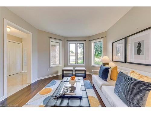 91 Bridgeport Crescent, Ancaster, ON - Indoor Photo Showing Living Room