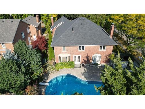 398 Barclay Crescent, Oakville, ON - Outdoor With In Ground Pool