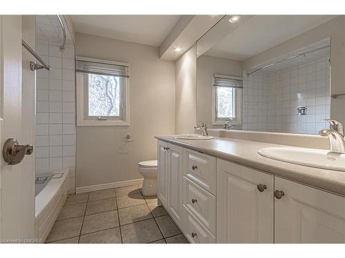 398 Barclay Crescent, Oakville, ON - Indoor Photo Showing Bathroom