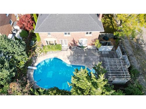 398 Barclay Crescent, Oakville, ON - Outdoor With In Ground Pool