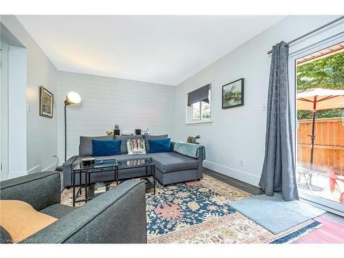 2-1294 Guelph Line, Burlington, ON - Indoor Photo Showing Living Room