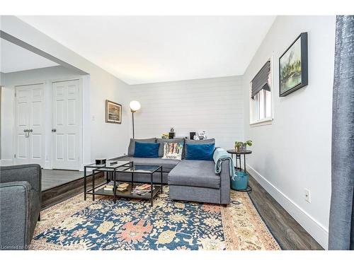 2-1294 Guelph Line, Burlington, ON - Indoor Photo Showing Living Room